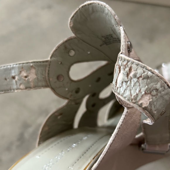 BCBGeneration Platform Sandals Gray/Taupe/Pearl 8 Ankle Strap Buckle Jeweled - Picture 10 of 11